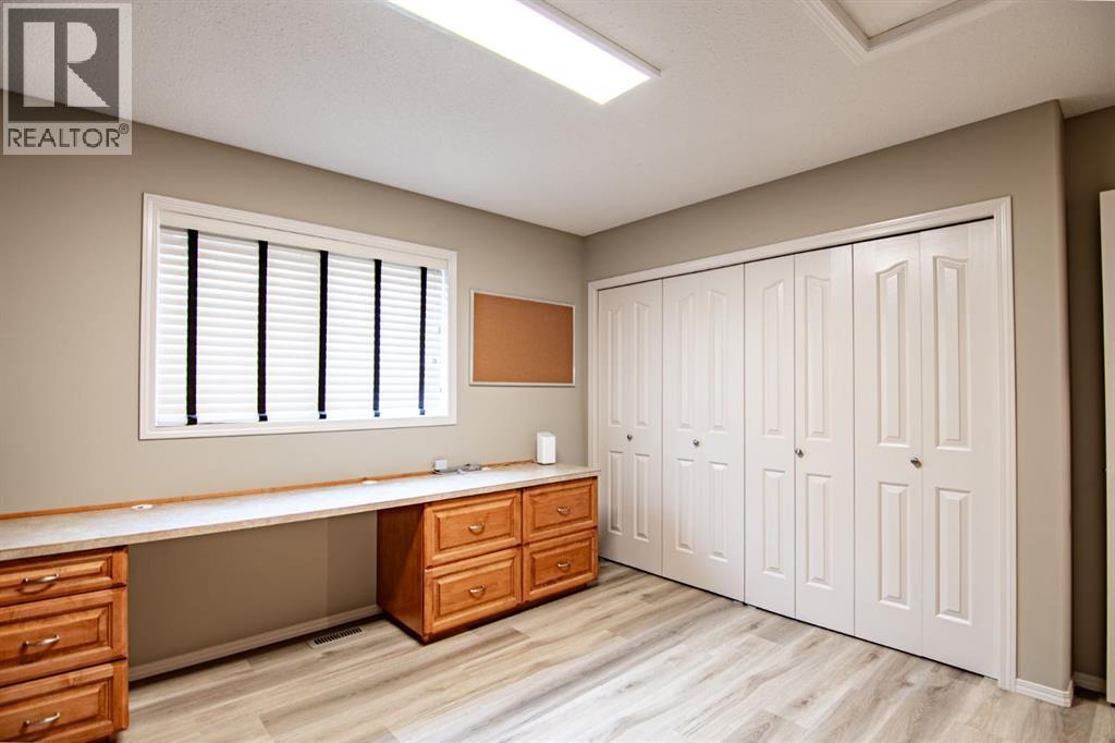 8 Oswald Close, Red Deer, Alberta  T4R 5E2 - Photo 34 - A2260856