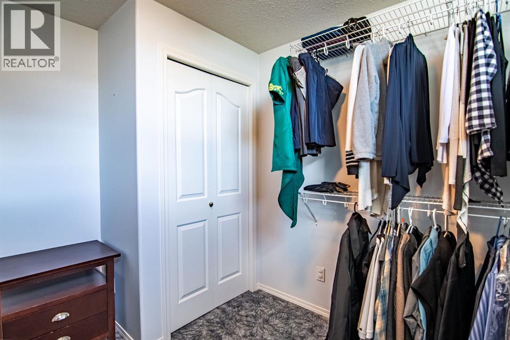 8 Oswald Close, Red Deer, Alberta  T4R 5E2 - Photo 40 - A2260856