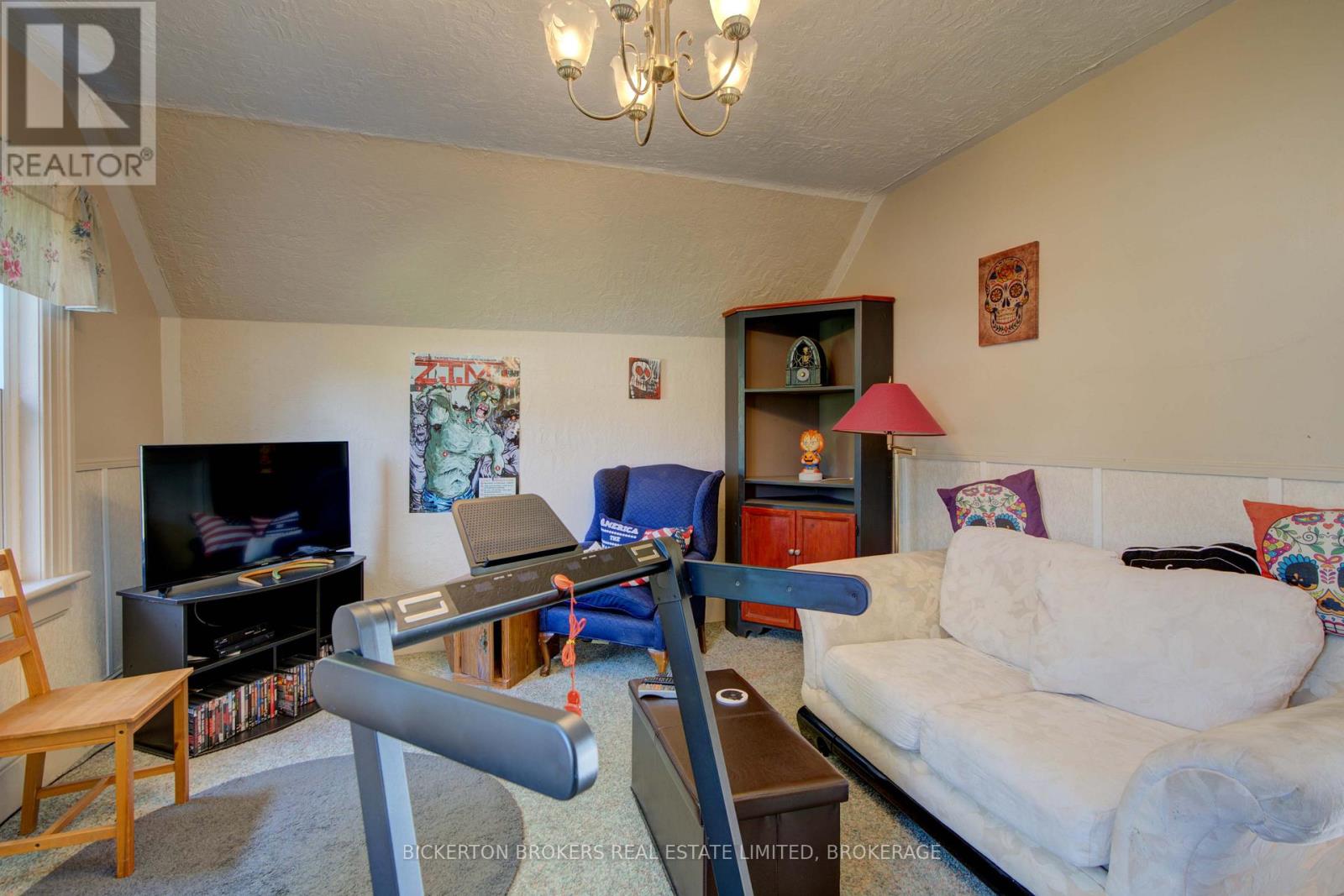 20 Gilbert Street, Lansdowne Village, Ontario K0E 1L0 - Photo 47 - X12536942