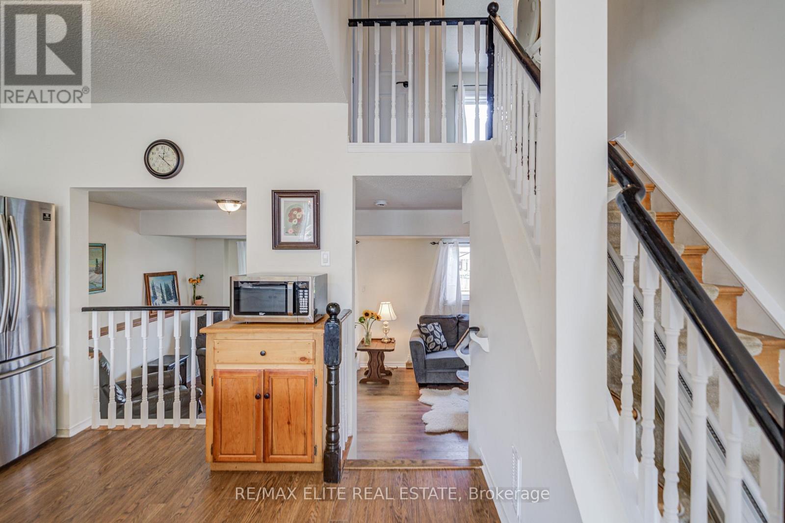 222 Country Lane, Barrie, Ontario  L4N 0W1 - Photo 15 - S12536686