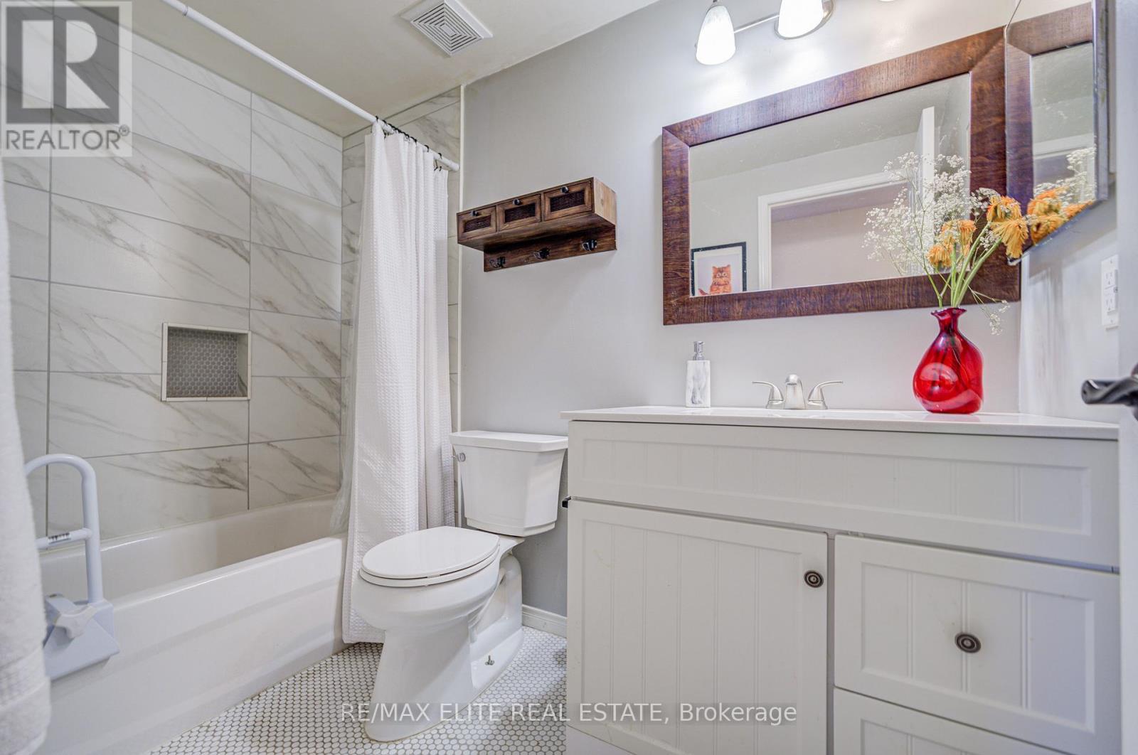 222 Country Lane, Barrie, Ontario  L4N 0W1 - Photo 22 - S12536686