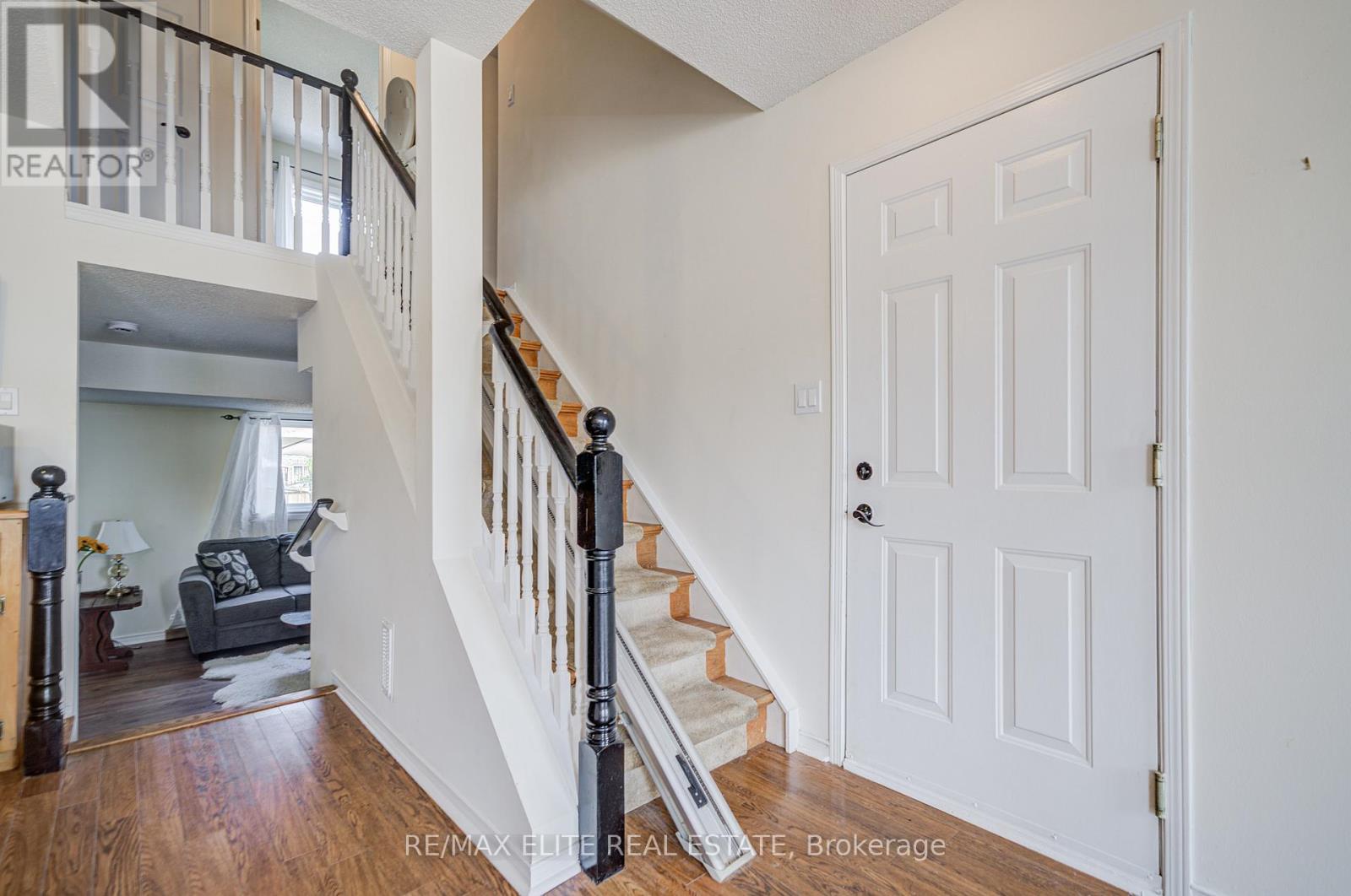 222 Country Lane, Barrie, Ontario  L4N 0W1 - Photo 6 - S12536686