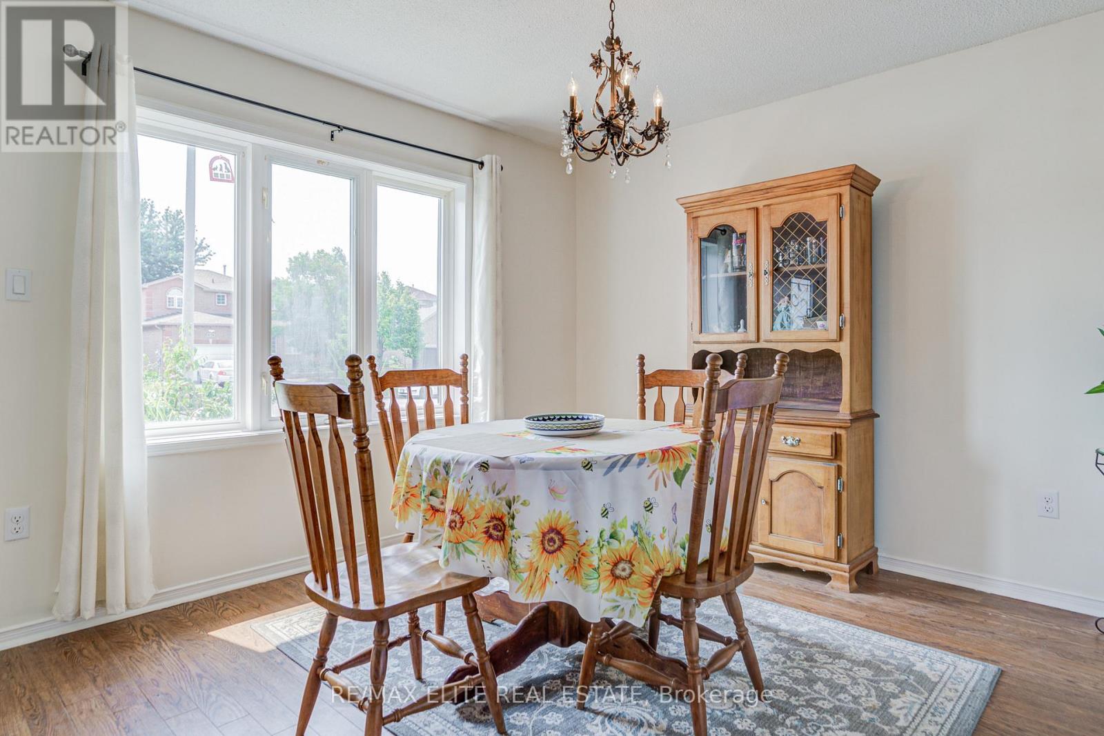 222 Country Lane, Barrie, Ontario  L4N 0W1 - Photo 7 - S12536686