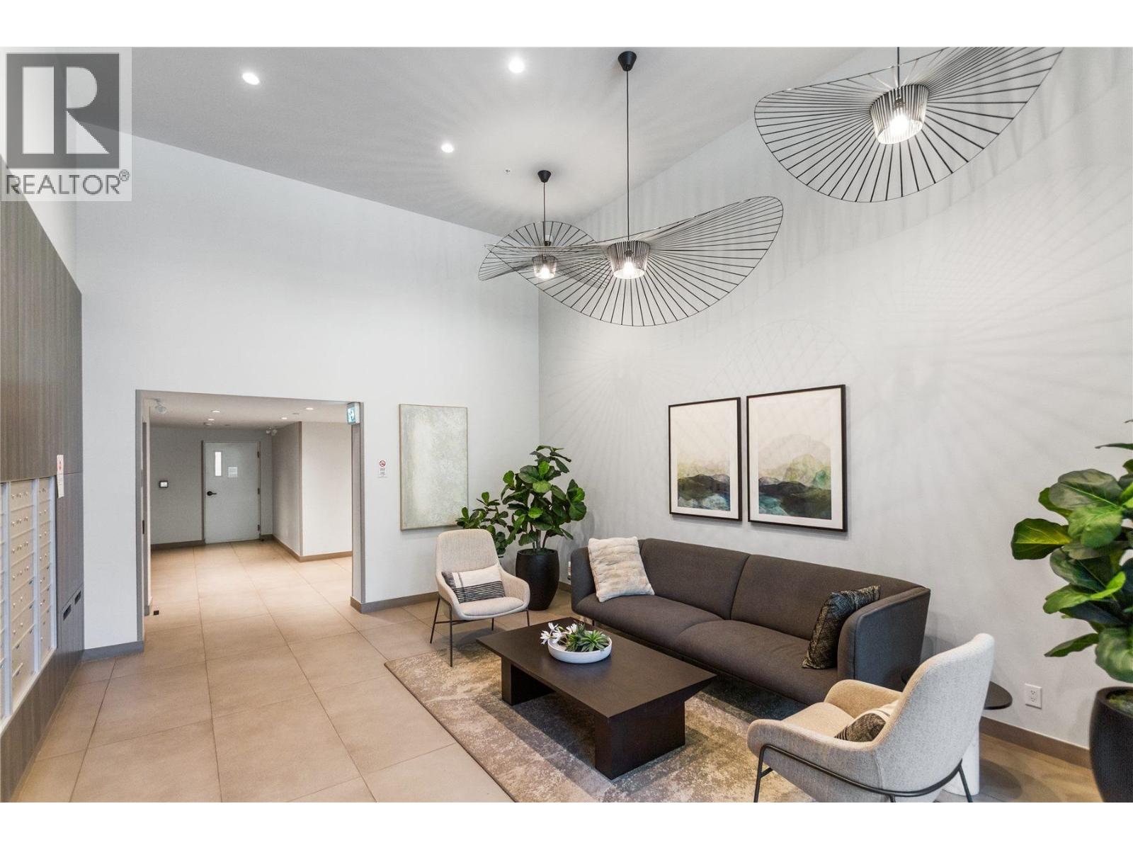 202 3131 Murray Street, Port Moody, British Columbia  V3H 0L9 - Photo 2 - R3066473