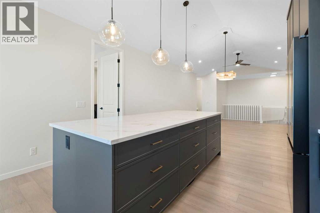 147 Marmot Grove Nw, Calgary, Alberta  T3R 2G4 - Photo 8 - A2264896