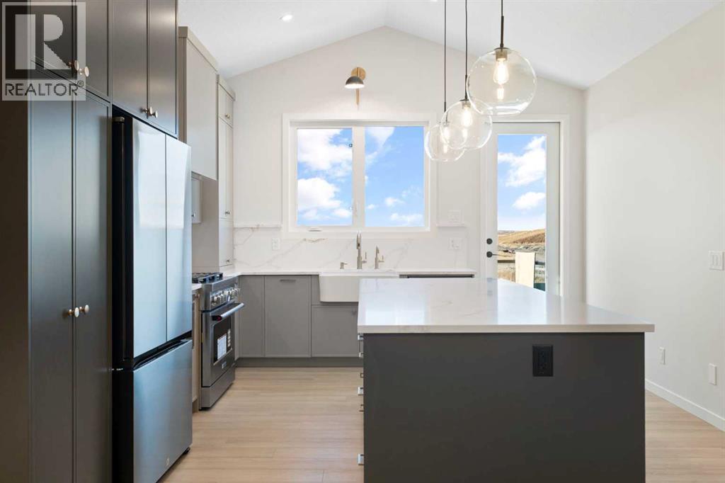 147 Marmot Grove Nw, Calgary, Alberta  T3R 2G4 - Photo 5 - A2264896