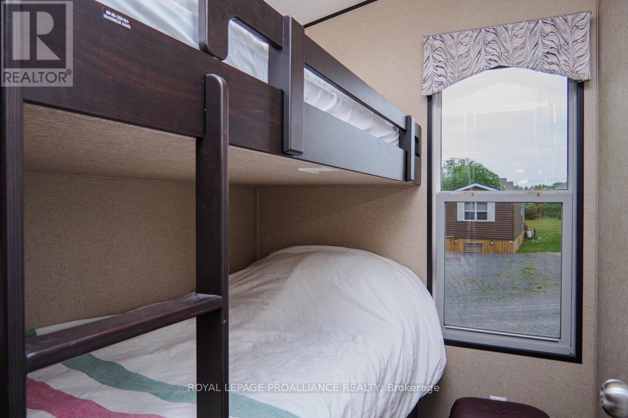 486 Cty Rd 18-12 Park Meadow Lane, Prince Edward County, Ontario K0K 1P0 - Photo 12 - X12536902