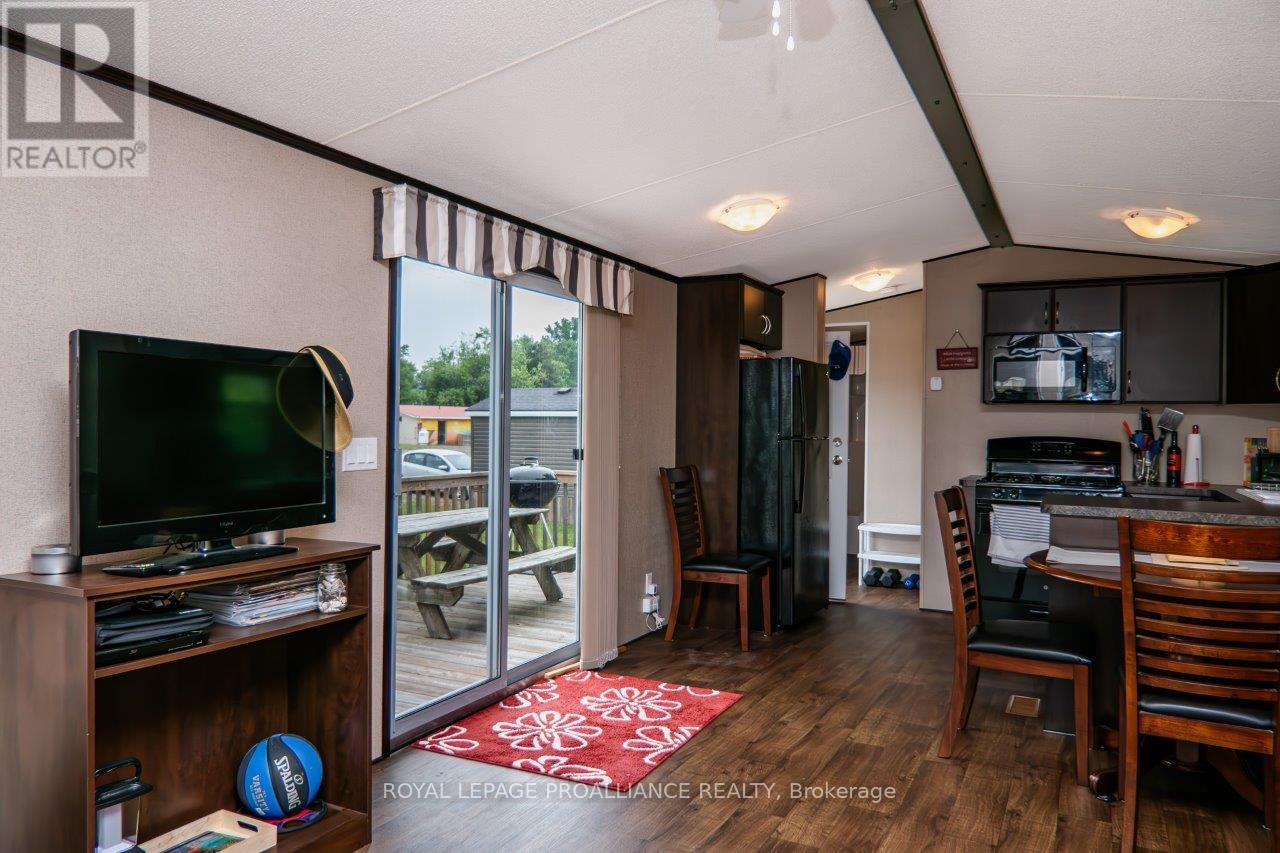 486 Cty Rd 18-12 Park Meadow Lane, Prince Edward County, Ontario K0K 1P0 - Photo 13 - X12536902