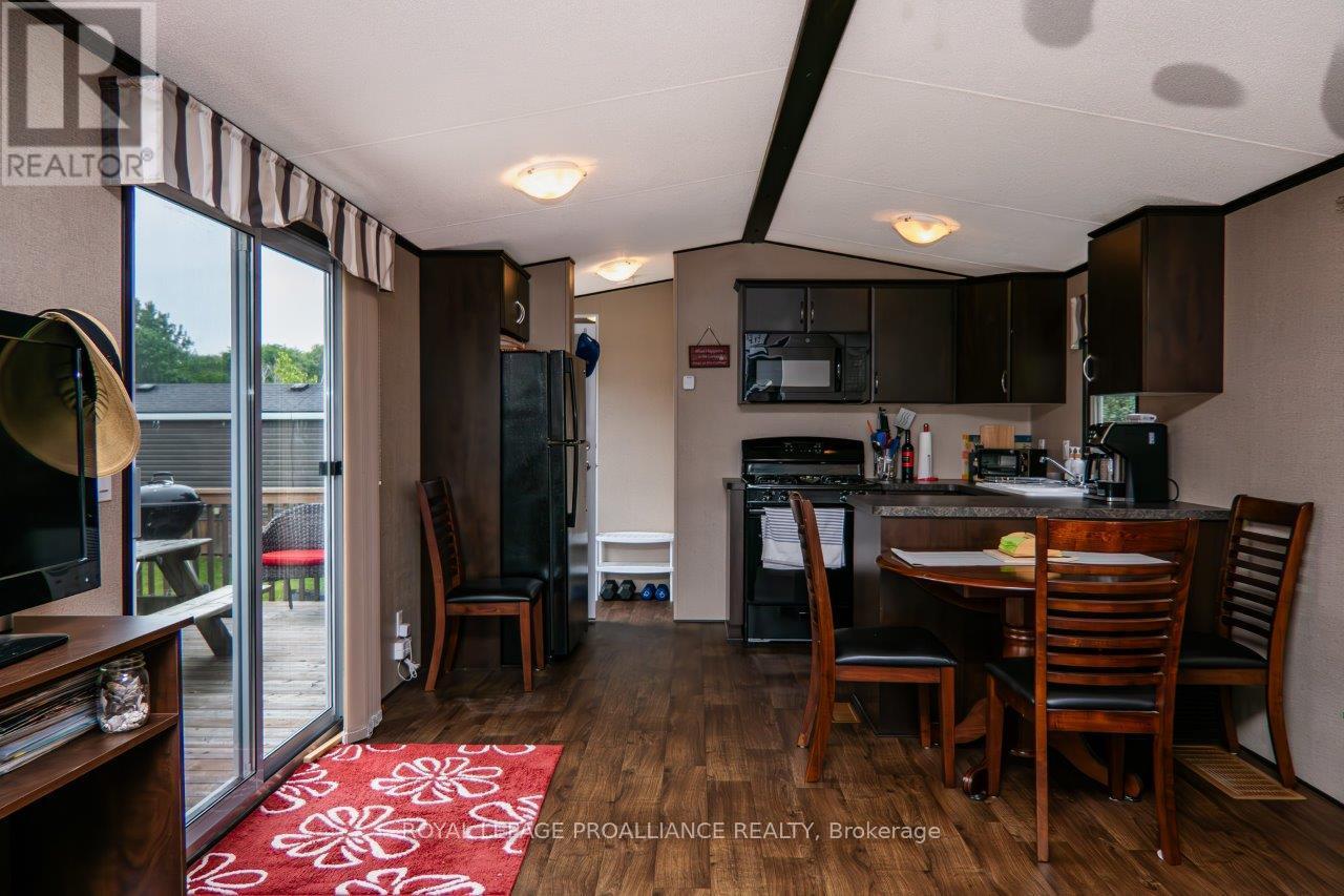 486 Cty Rd 18-12 Park Meadow Lane, Prince Edward County, Ontario K0K 1P0 - Photo 14 - X12536902