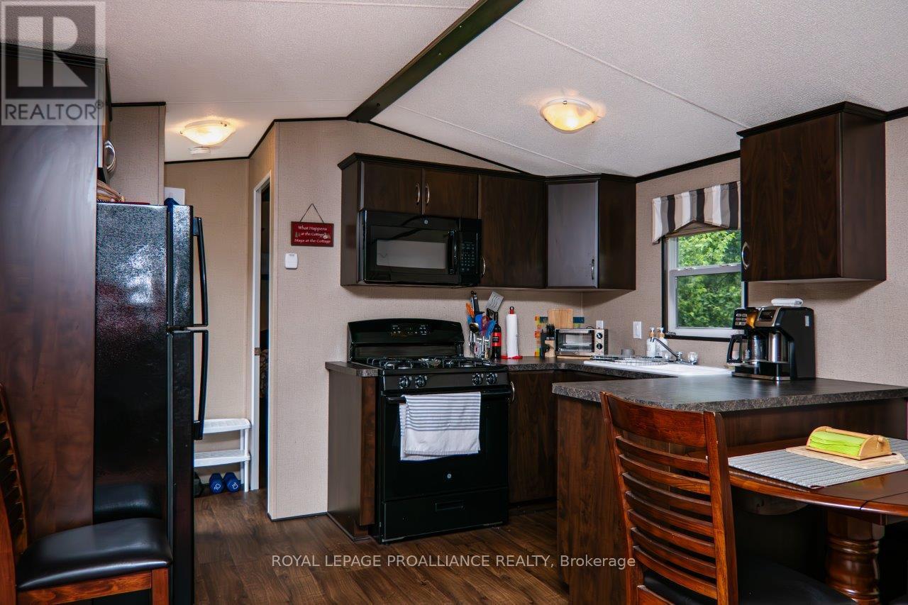 486 Cty Rd 18-12 Park Meadow Lane, Prince Edward County, Ontario K0K 1P0 - Photo 15 - X12536902