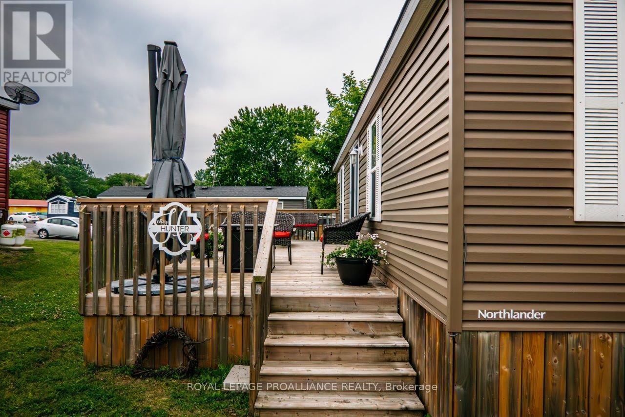 486 Cty Rd 18-12 Park Meadow Lane, Prince Edward County, Ontario K0K 1P0 - Photo 2 - X12536902