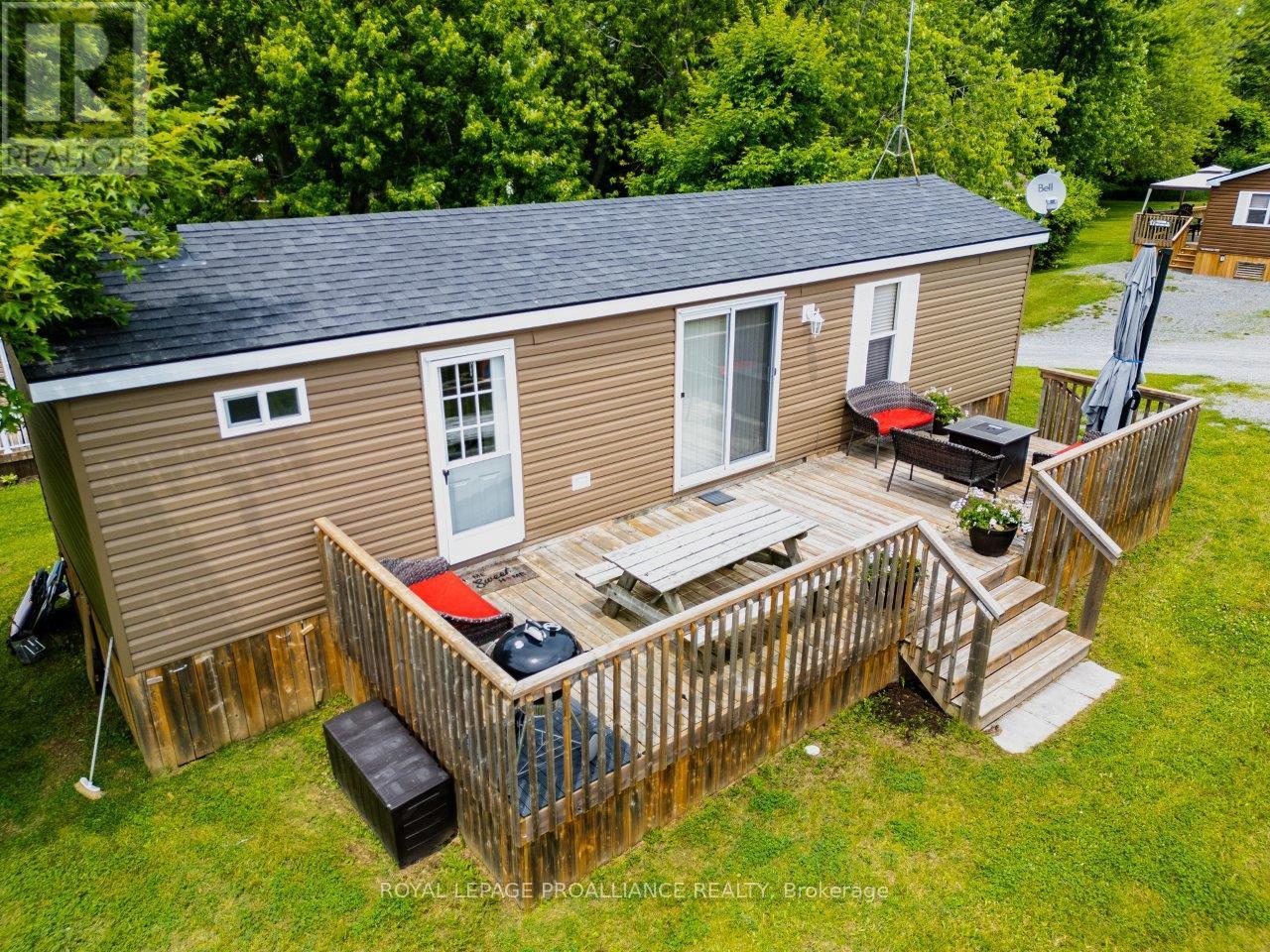 486 Cty Rd 18-12 Park Meadow Lane, Prince Edward County, Ontario K0K 1P0 - Photo 20 - X12536902