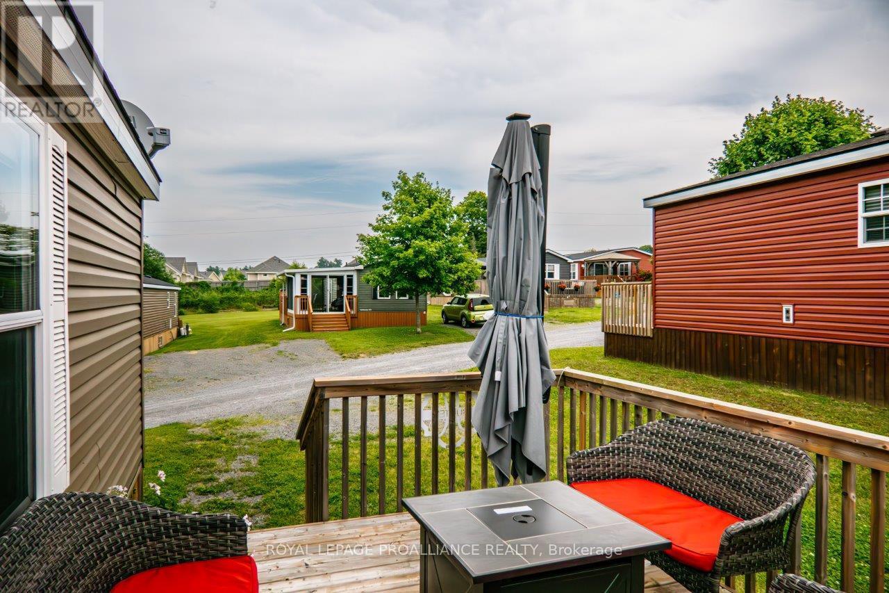 486 Cty Rd 18-12 Park Meadow Lane, Prince Edward County, Ontario K0K 1P0 - Photo 5 - X12536902