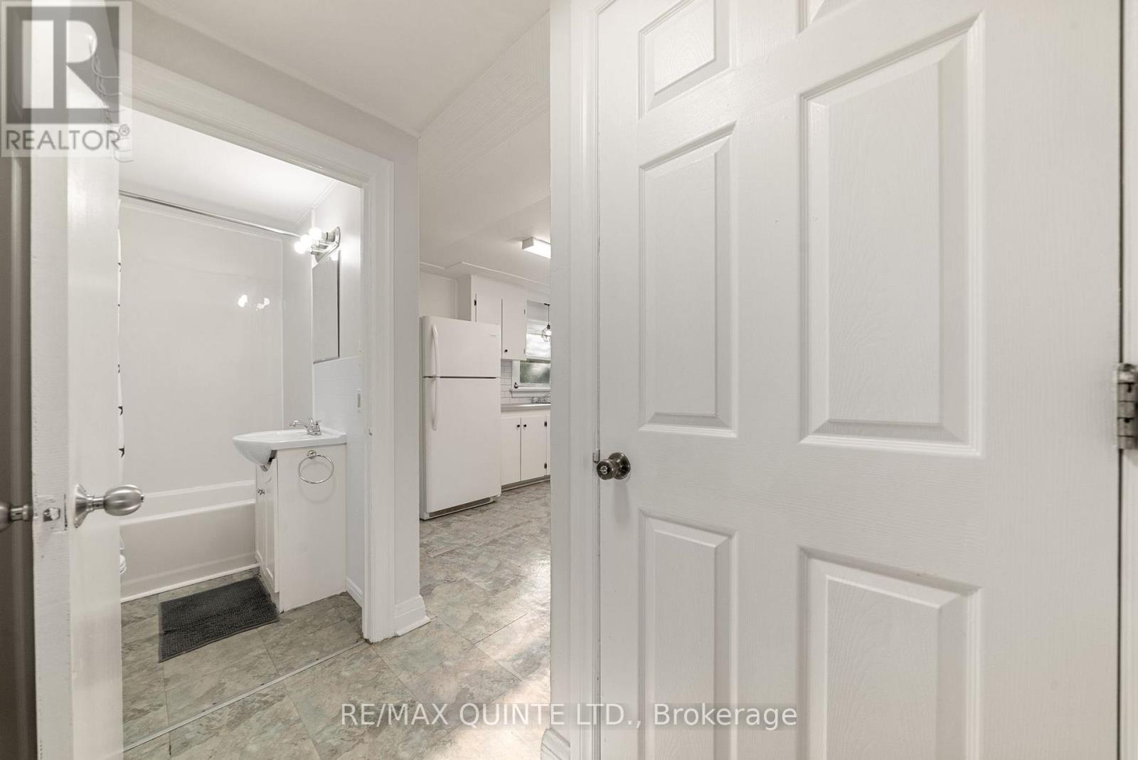 7 Ritchie Avenue, Belleville, Ontario  K8P 3V8 - Photo 14 - X12536926