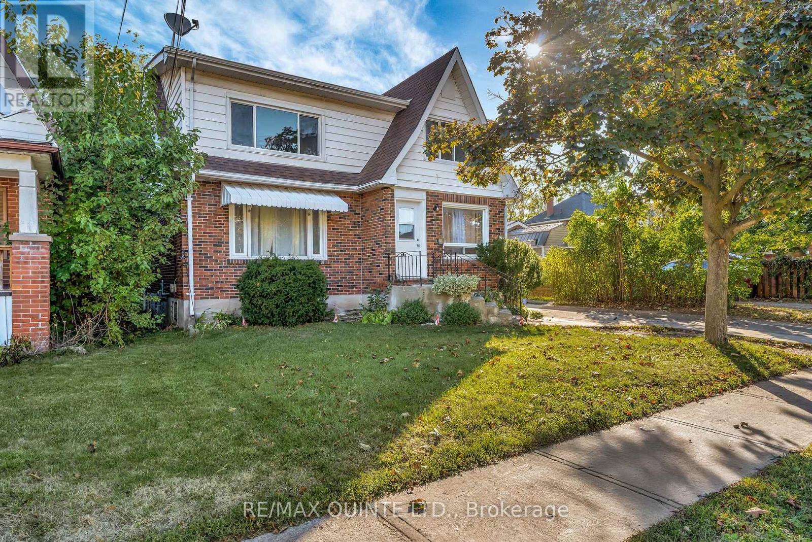 7 Ritchie Avenue, Belleville, Ontario  K8P 3V8 - Photo 2 - X12536926