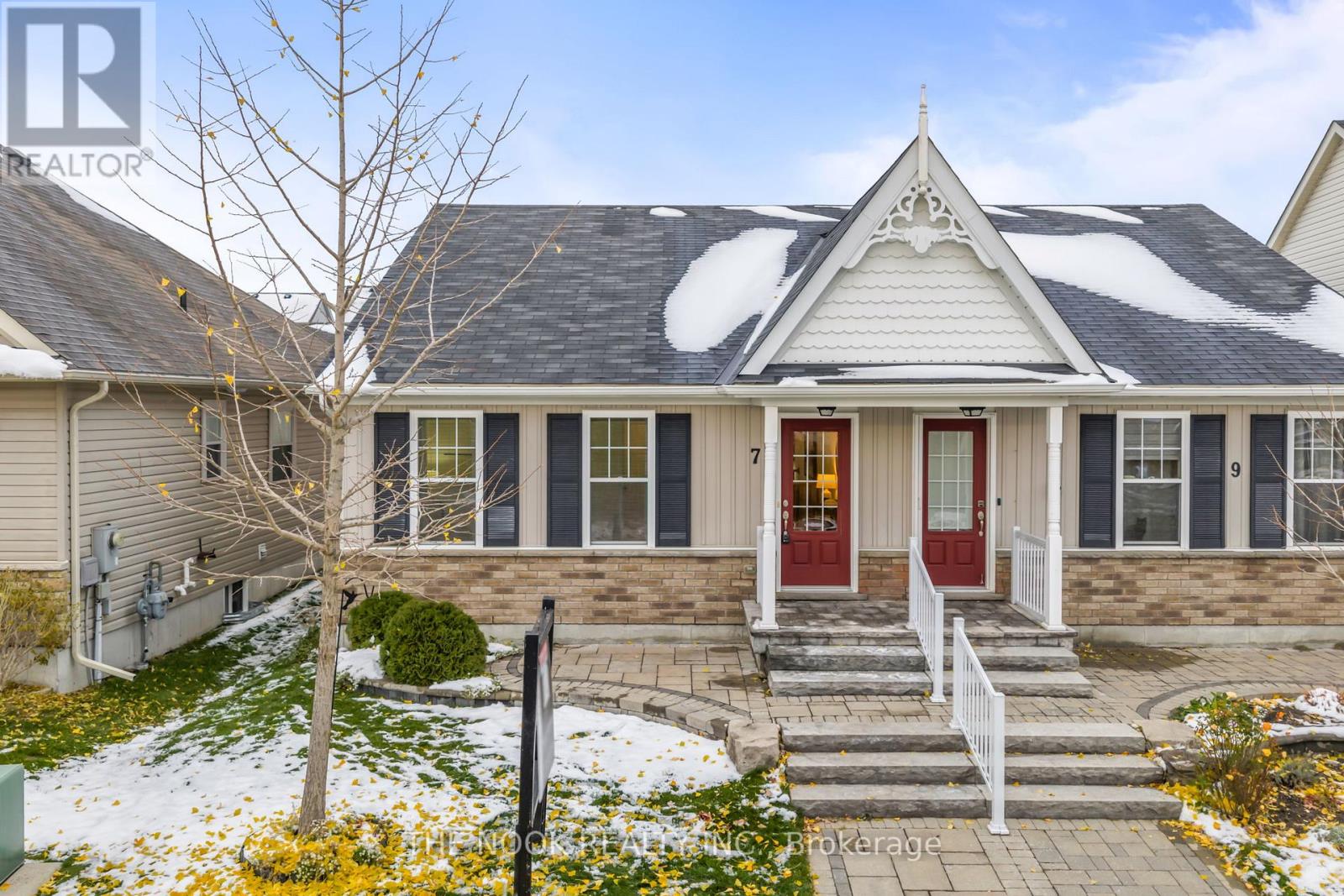 7 Greenaway Circle, Port Hope, Ontario  L1A 0B9 - Photo 3 - X12536962