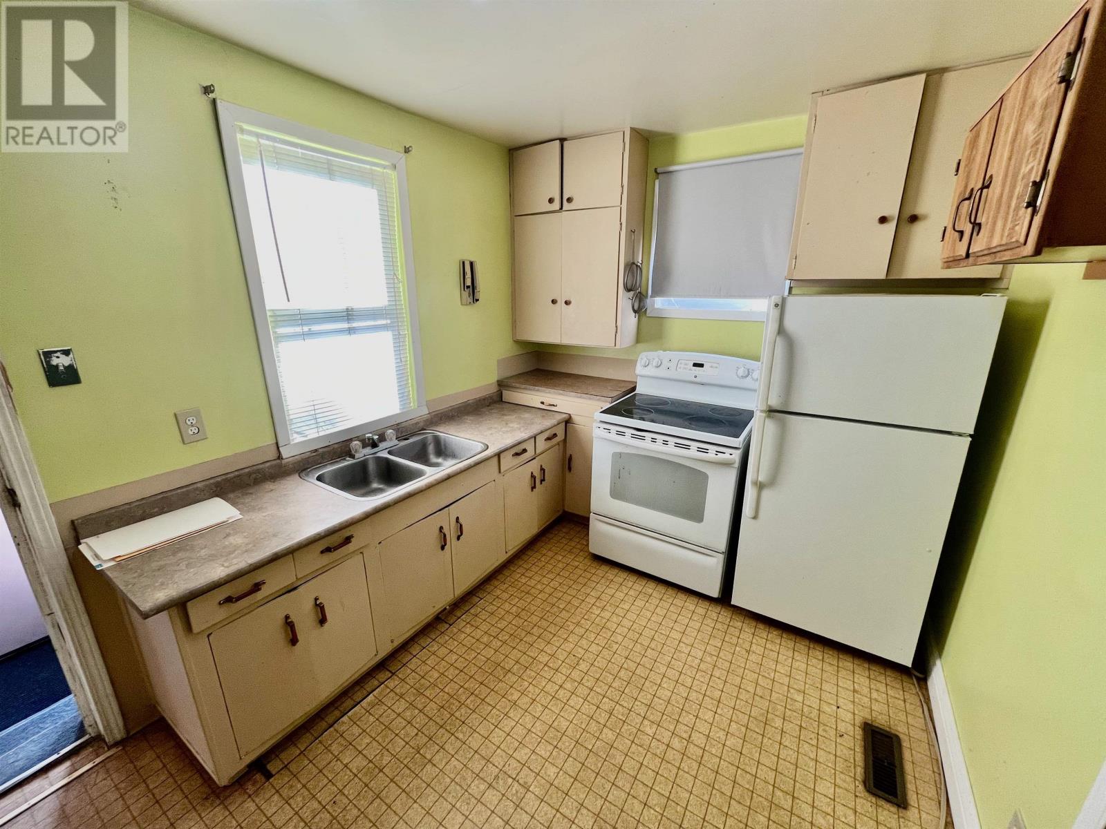 254 Florence St, Dryden, Ontario P8N 2S4 - Photo 2 - TB253454