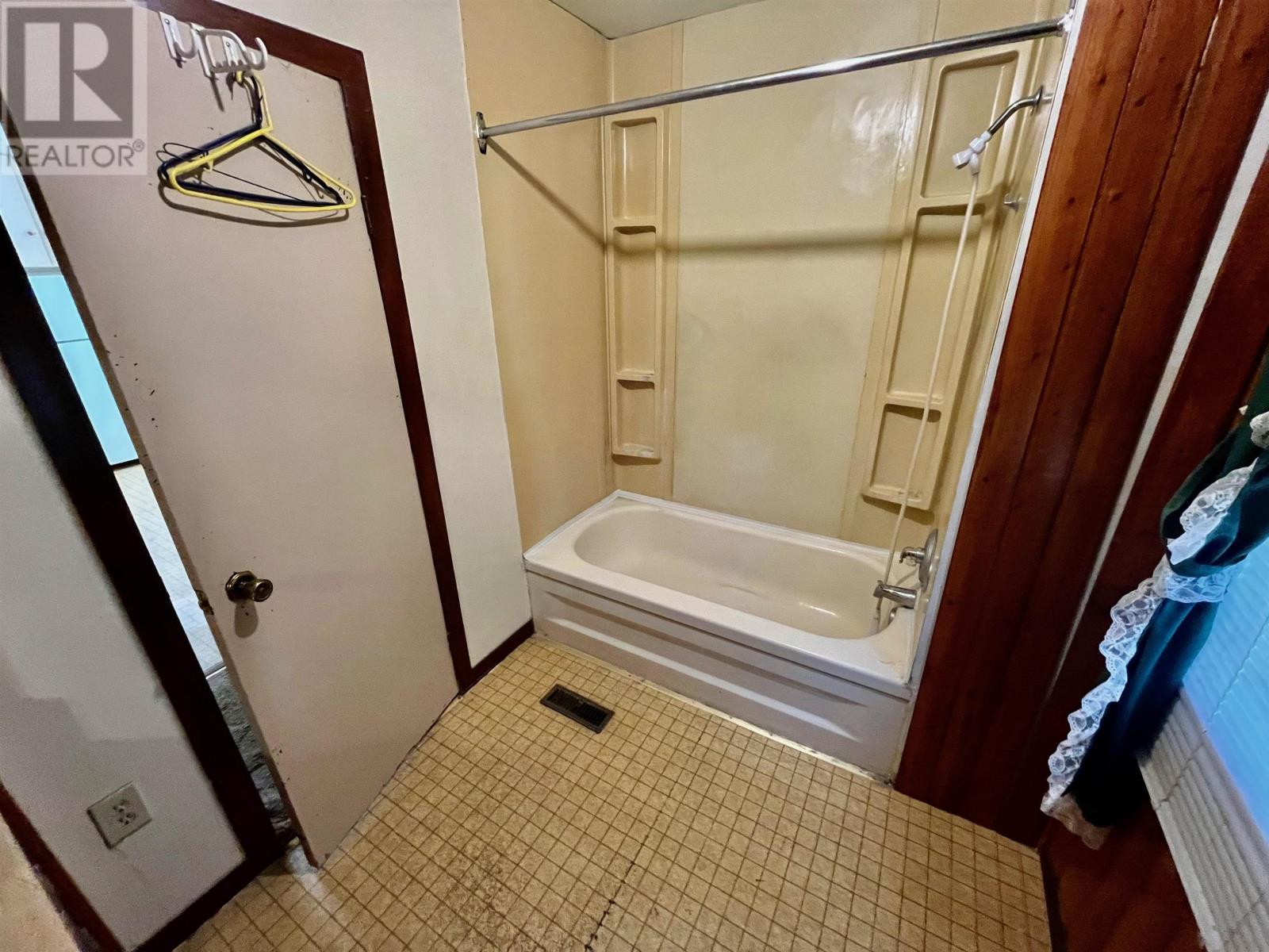 254 Florence St, Dryden, Ontario P8N 2S4 - Photo 9 - TB253454