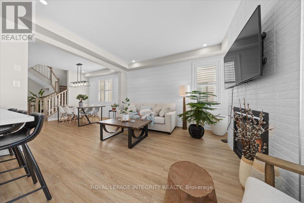 355 Crossway Terrace, Ottawa, Ontario  K2S 2Z3 - Photo 12 - X12536920