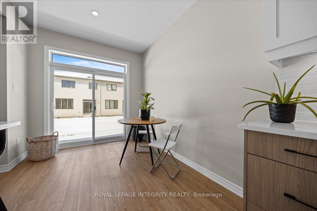 355 Crossway Terrace, Ottawa, Ontario  K2S 2Z3 - Photo 15 - X12536920