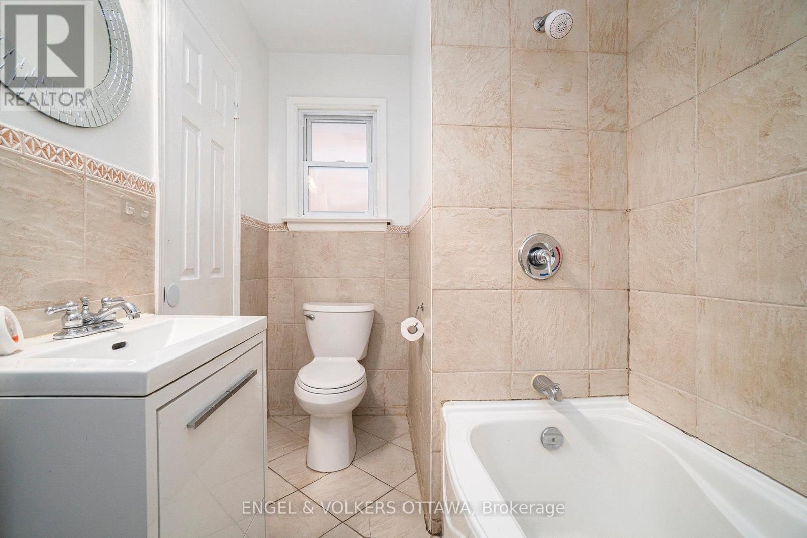 #a - 465 Newman Avenue, Ottawa, Ontario K1K 1N8 - Photo 11 - X12536944