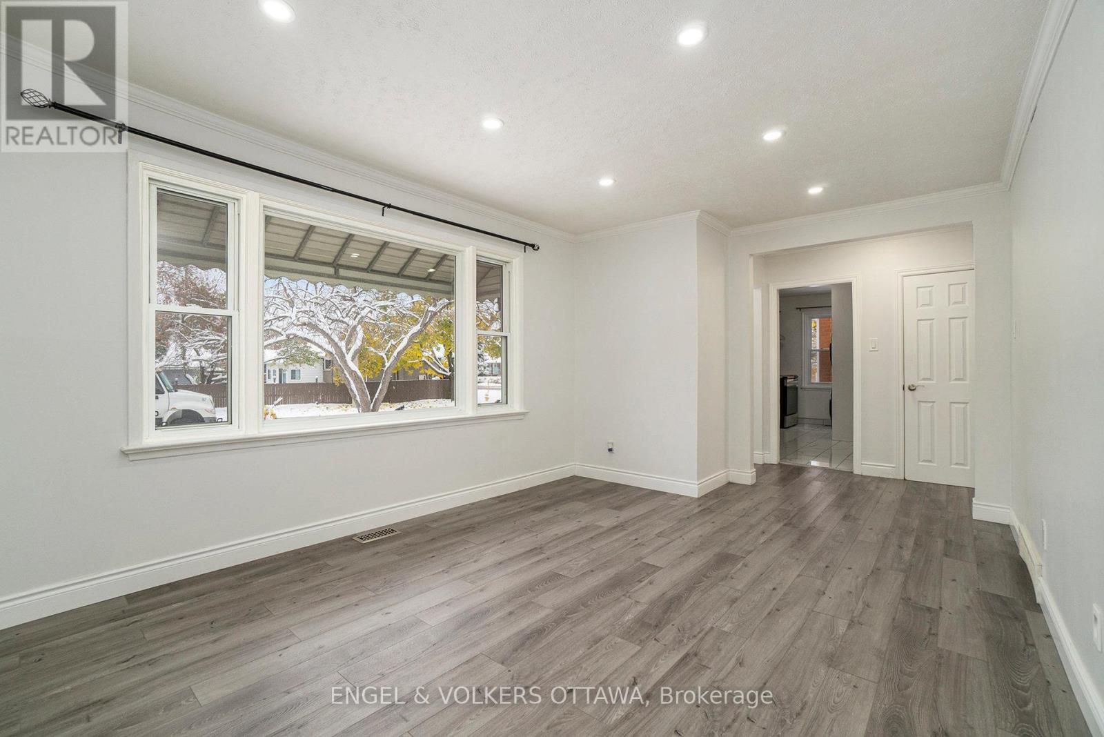 #a - 465 Newman Avenue, Ottawa, Ontario K1K 1N8 - Photo 3 - X12536944