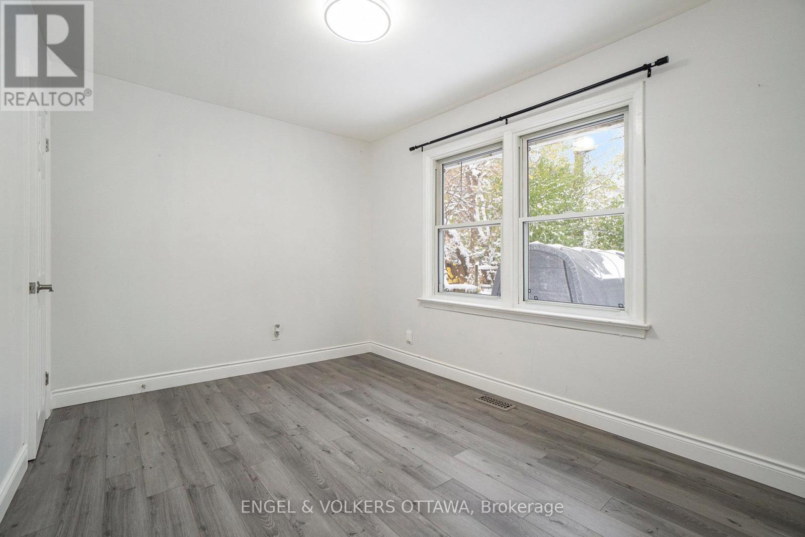 #a - 465 Newman Avenue, Ottawa, Ontario K1K 1N8 - Photo 9 - X12536944