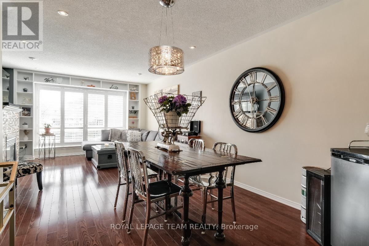 404 Heathrow Private, Ottawa, Ontario  K2S 0M9 - Photo 12 - X12536964