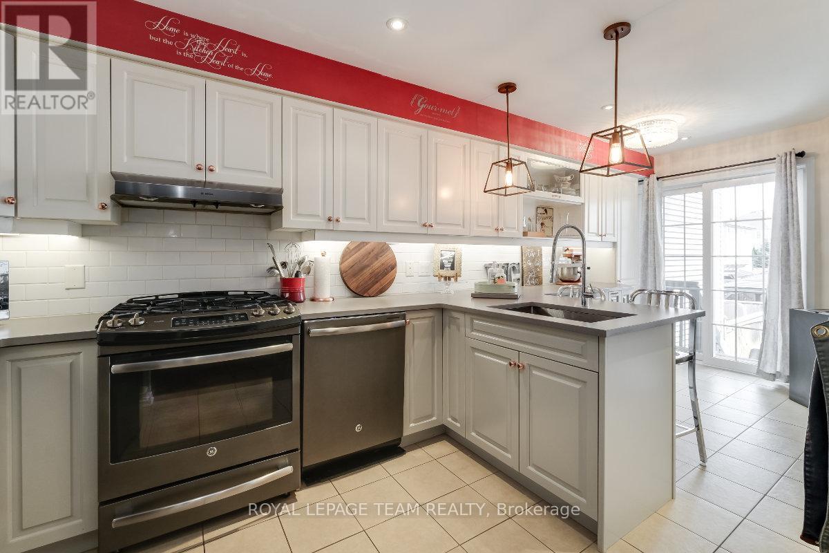 404 Heathrow Private, Ottawa, Ontario  K2S 0M9 - Photo 13 - X12536964