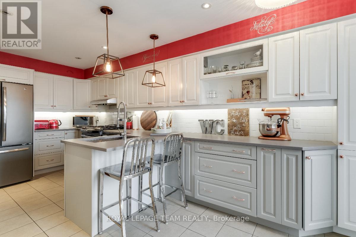 404 Heathrow Private, Ottawa, Ontario  K2S 0M9 - Photo 15 - X12536964