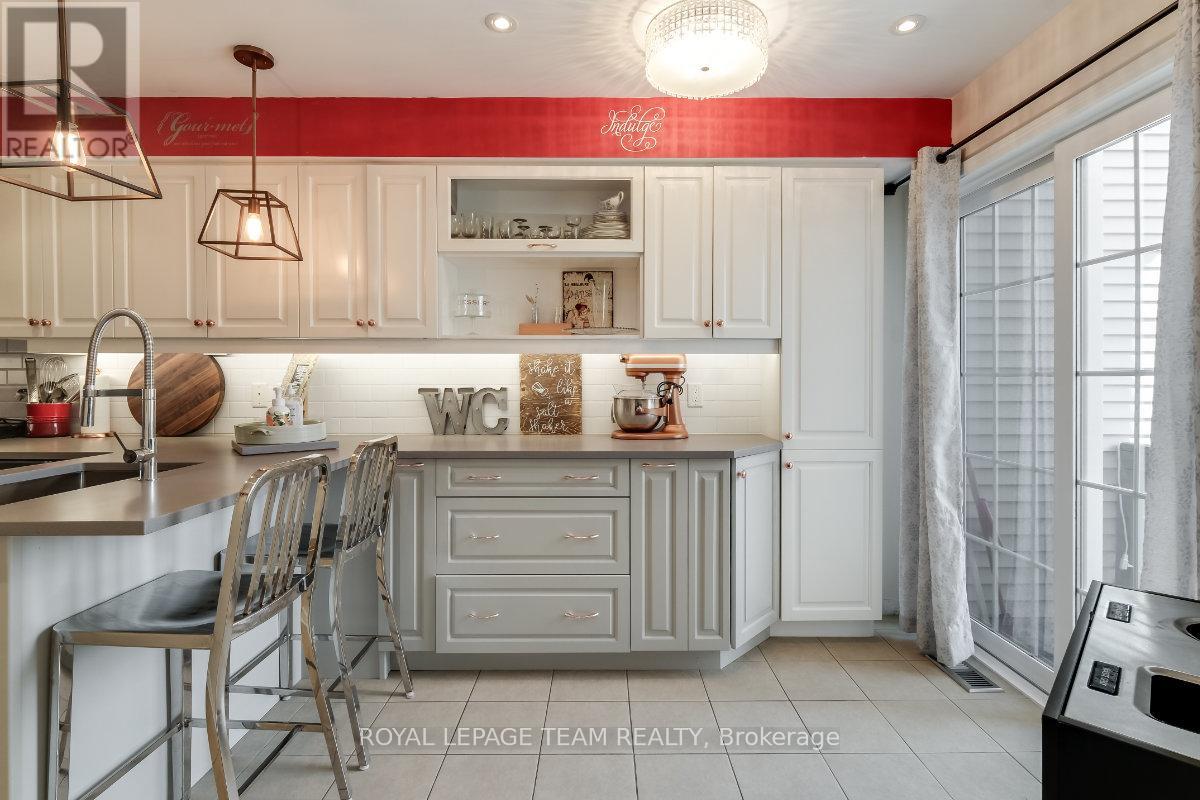 404 Heathrow Private, Ottawa, Ontario  K2S 0M9 - Photo 16 - X12536964