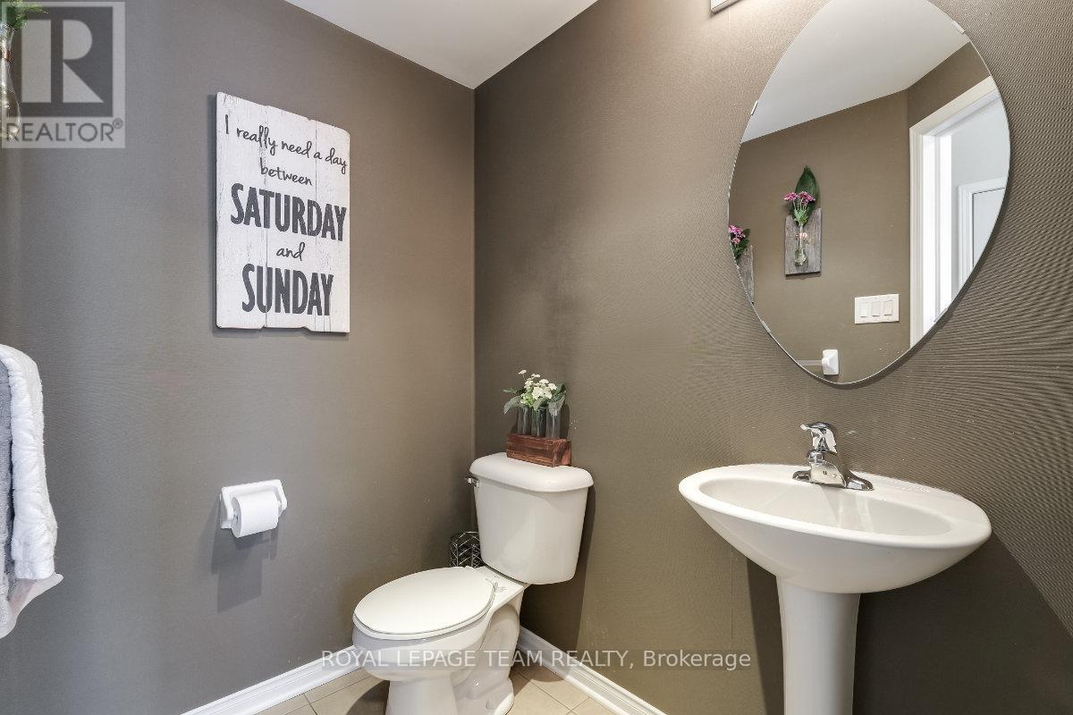 404 Heathrow Private, Ottawa, Ontario  K2S 0M9 - Photo 19 - X12536964