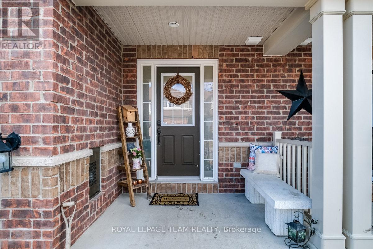 404 Heathrow Private, Ottawa, Ontario  K2S 0M9 - Photo 2 - X12536964