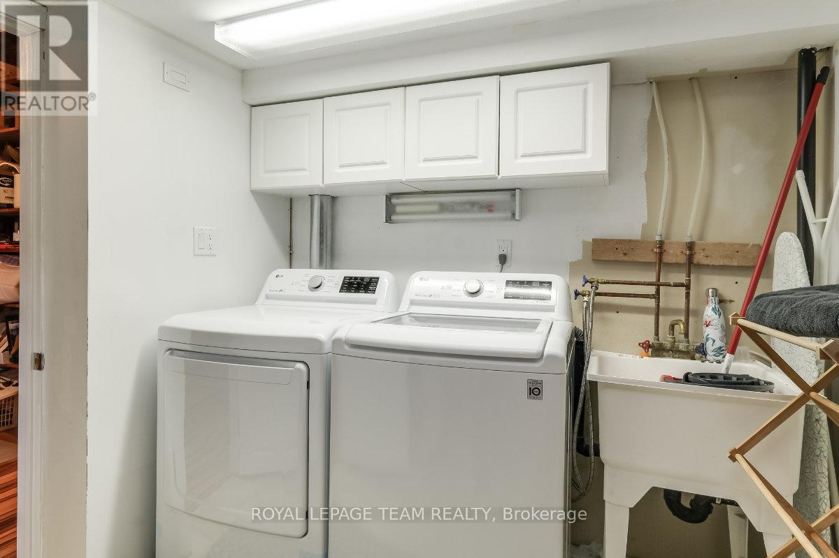 404 Heathrow Private, Ottawa, Ontario  K2S 0M9 - Photo 31 - X12536964