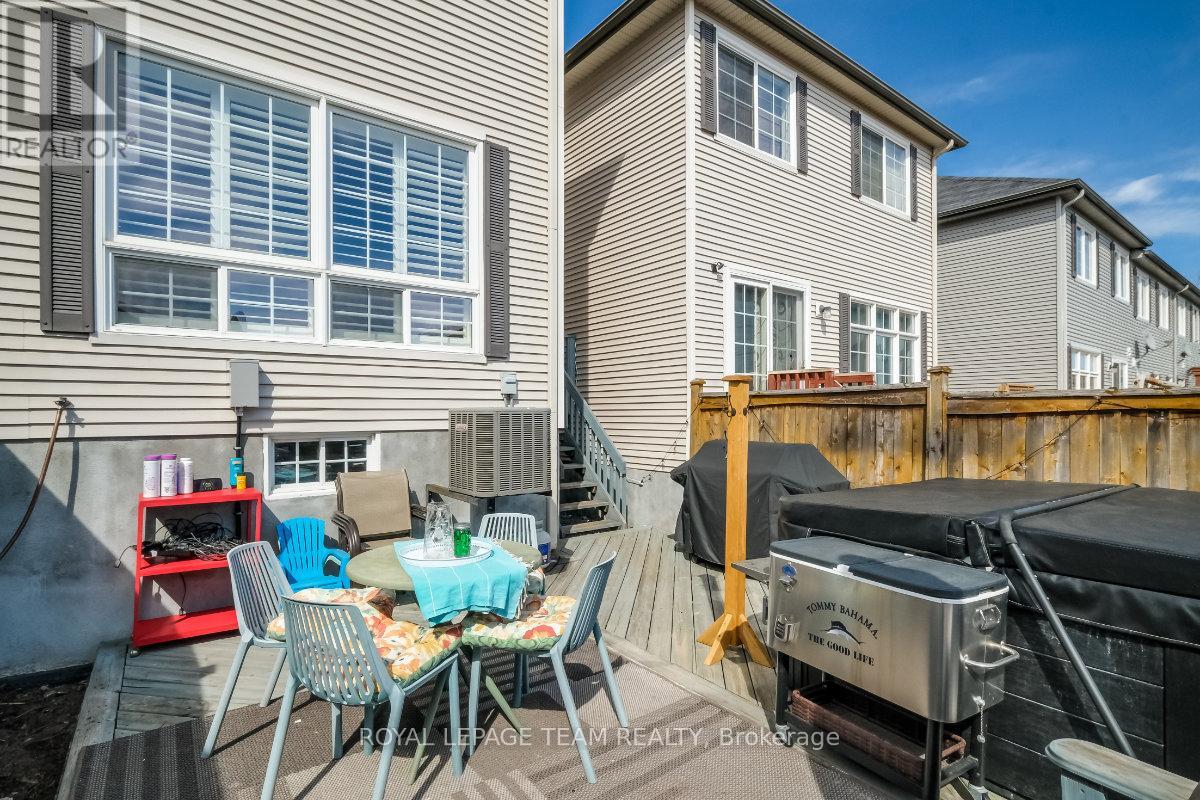 404 Heathrow Private, Ottawa, Ontario  K2S 0M9 - Photo 34 - X12536964