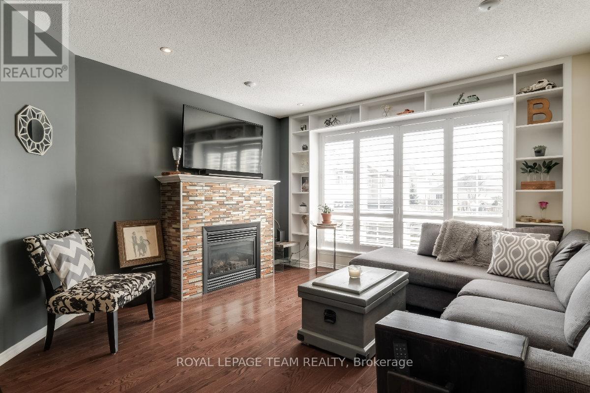 404 Heathrow Private, Ottawa, Ontario  K2S 0M9 - Photo 6 - X12536964