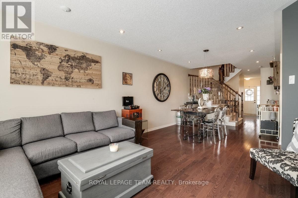 404 Heathrow Private, Ottawa, Ontario  K2S 0M9 - Photo 7 - X12536964