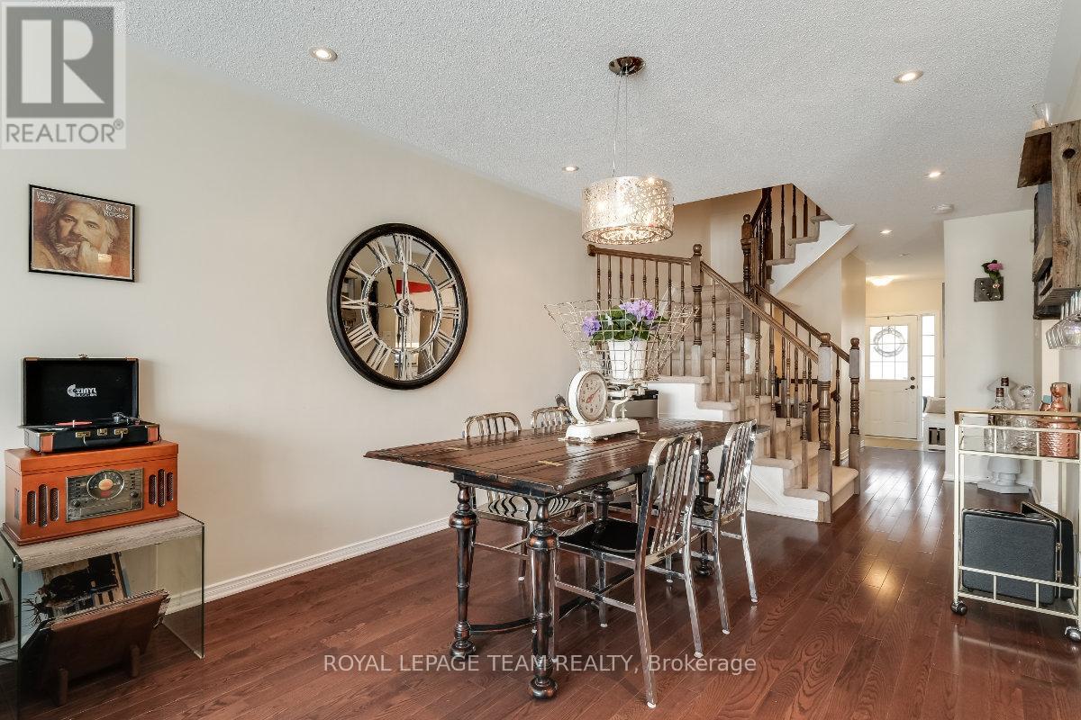 404 Heathrow Private, Ottawa, Ontario  K2S 0M9 - Photo 8 - X12536964