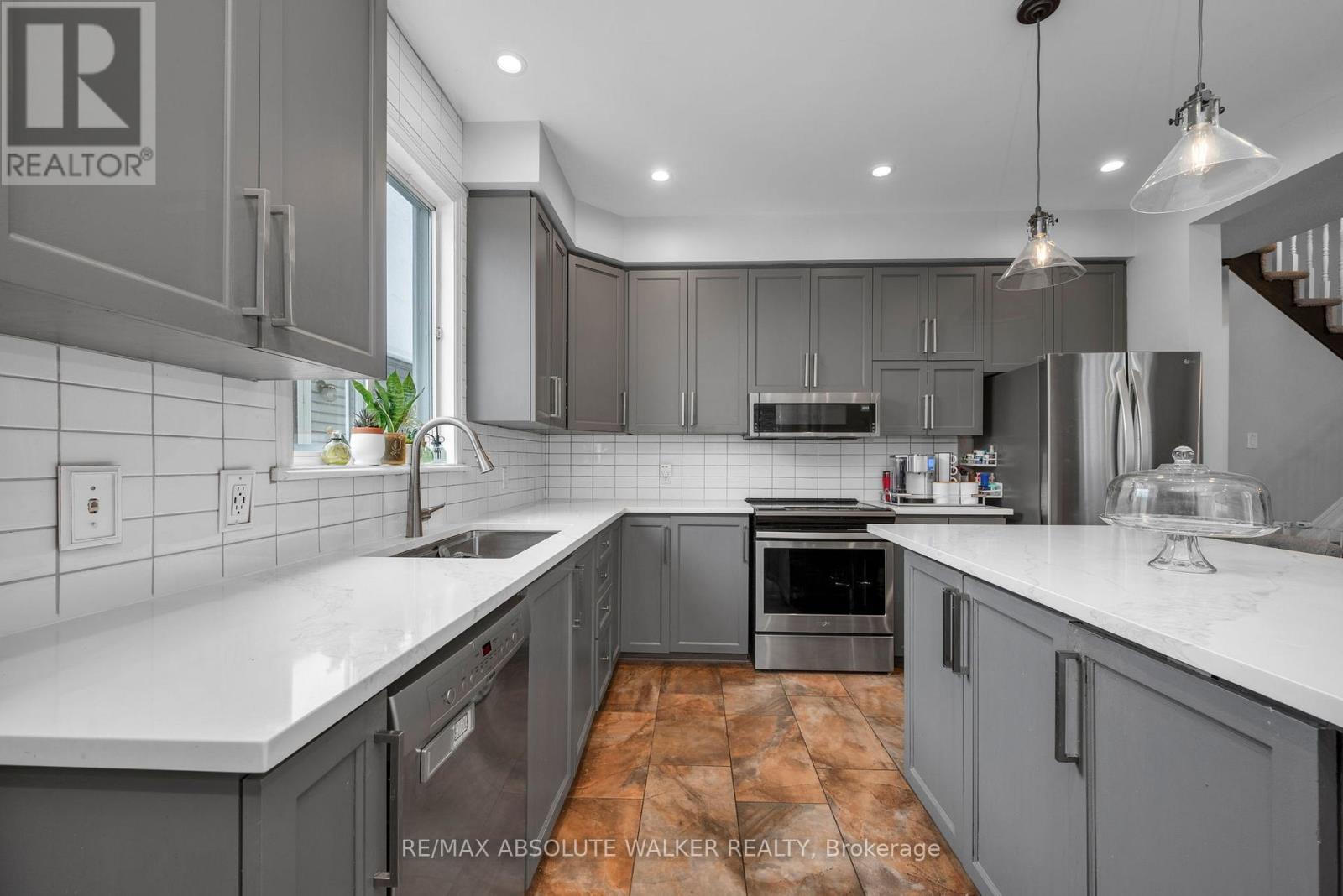 4362 Rainforest Drive, Ottawa, Ontario K1V 1L4 - Photo 11 - X12536976