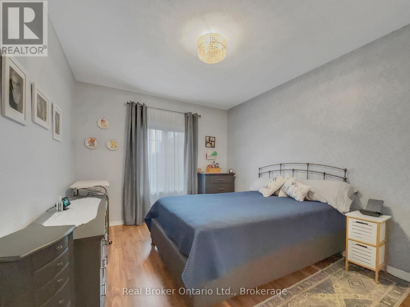 15 - 566 Southridge Drive, Hamilton, Ontario  L9C 7W5 - Photo 17 - X12537030