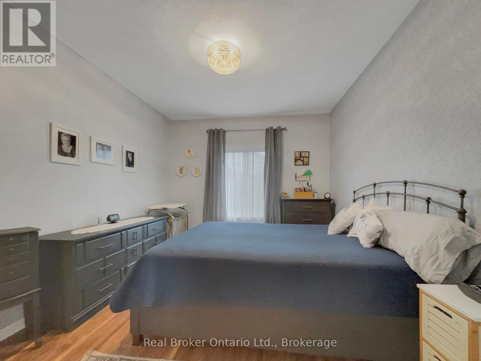 15 - 566 Southridge Drive, Hamilton, Ontario  L9C 7W5 - Photo 18 - X12537030