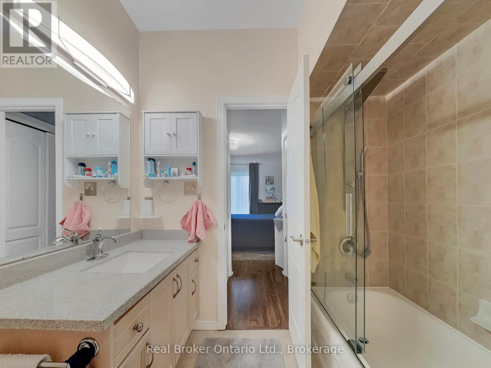 15 - 566 Southridge Drive, Hamilton, Ontario  L9C 7W5 - Photo 20 - X12537030