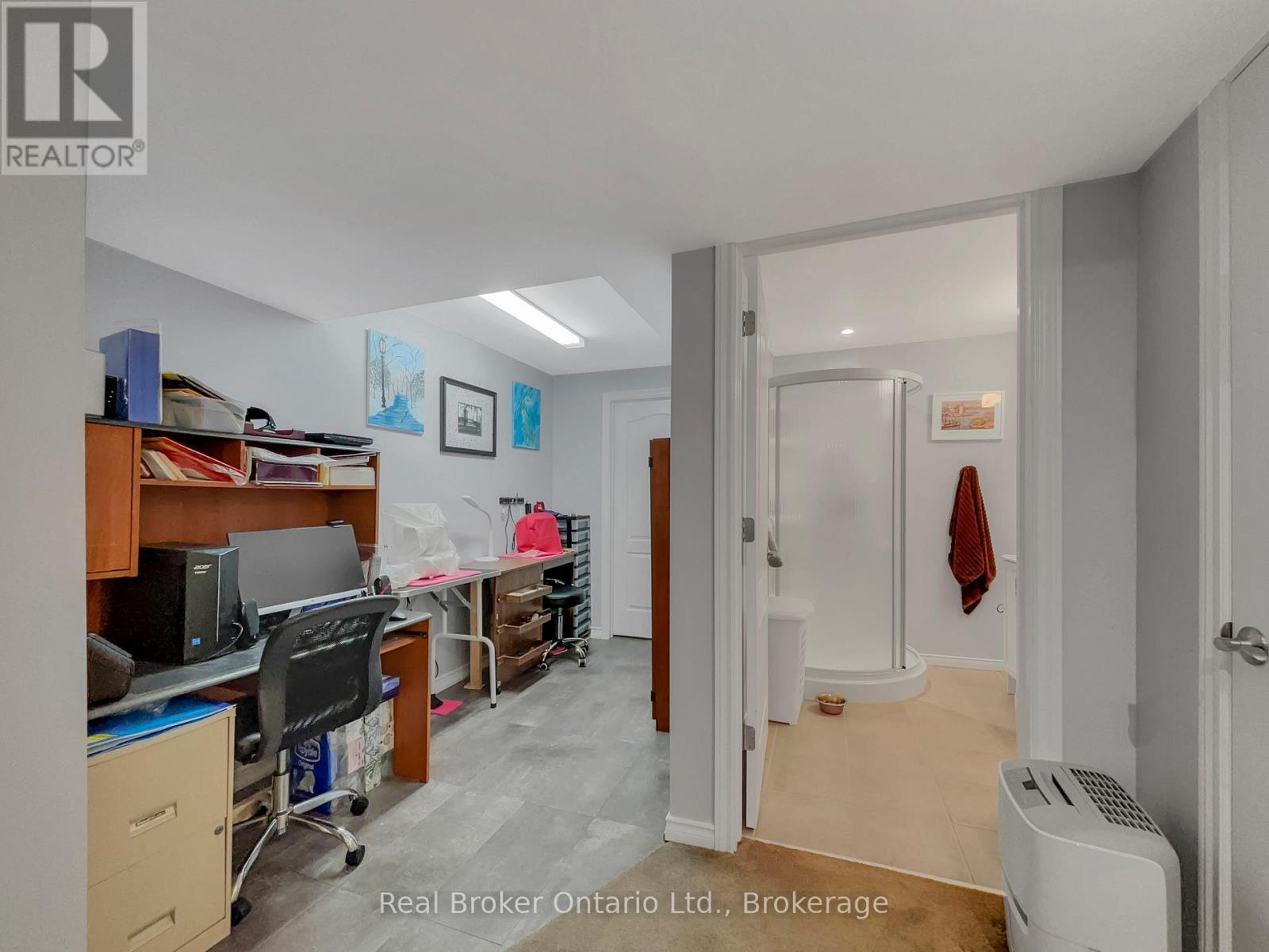 15 - 566 Southridge Drive, Hamilton, Ontario  L9C 7W5 - Photo 22 - X12537030