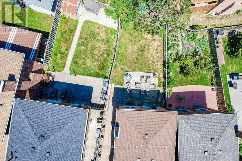 1106 Highgate Place, Mississauga, Ontario  L4W 3H4 - Photo 21 - W12536558