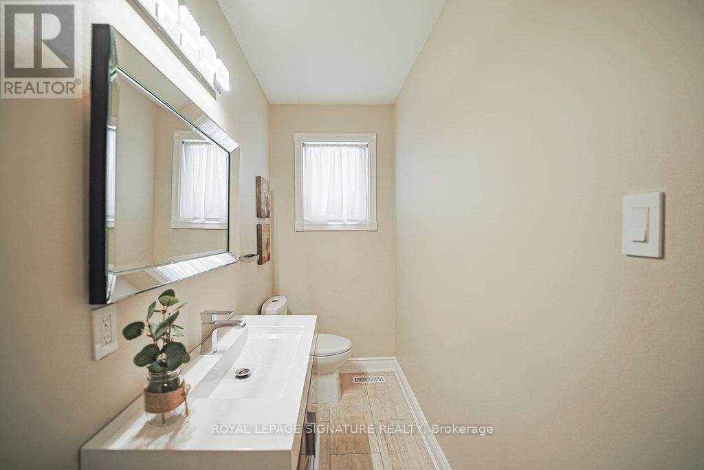 1106 Highgate Place, Mississauga, Ontario  L4W 3H4 - Photo 22 - W12536558