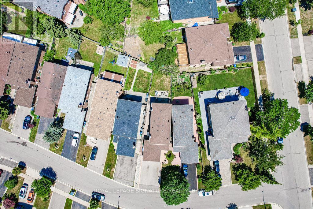 1106 Highgate Place, Mississauga, Ontario  L4W 3H4 - Photo 41 - W12536558