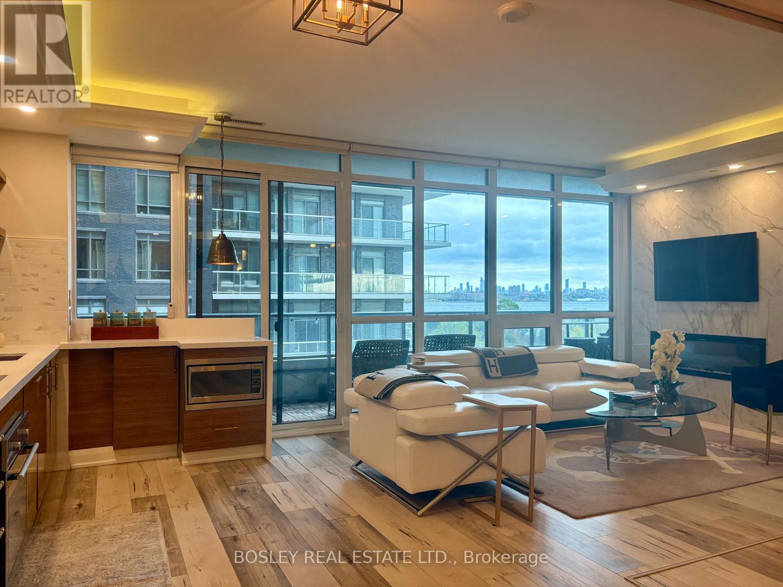 302 - 59 ANNIE CRAIG DRIVE, Toronto, Ontario