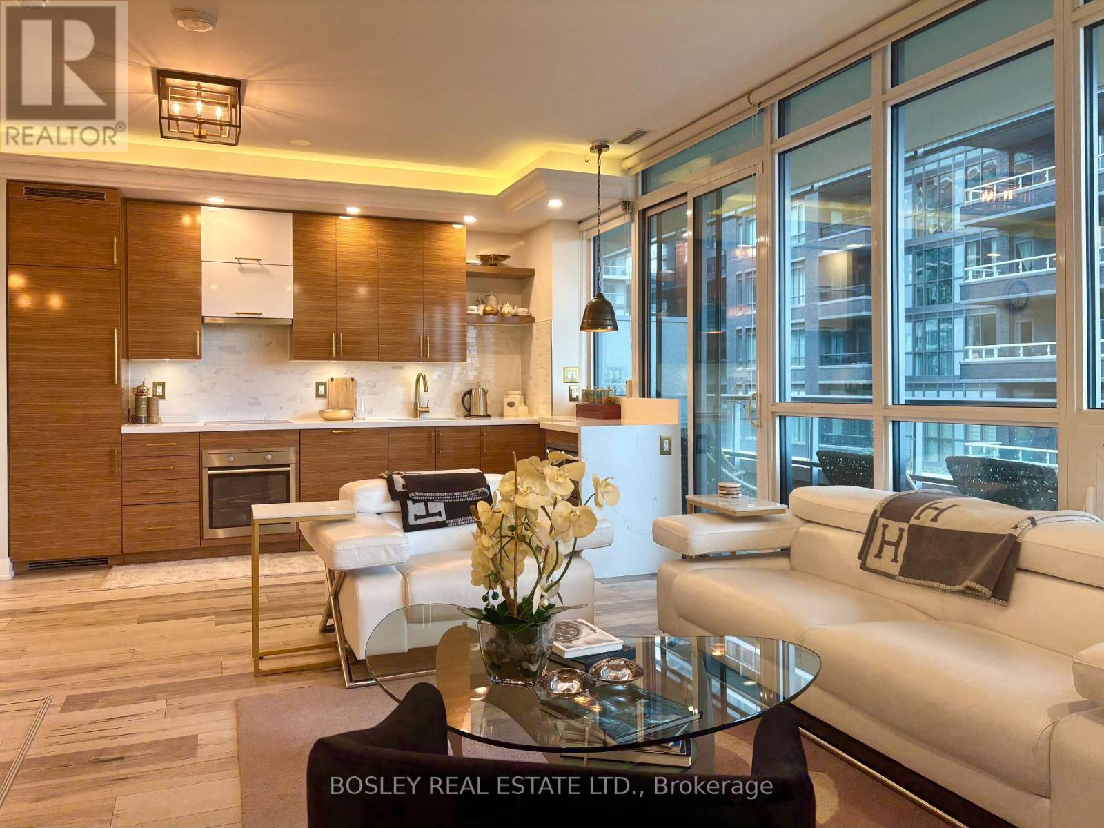 302 - 59 Annie Craig Drive, Toronto, Ontario  M8V 0C5 - Photo 2 - W12536658