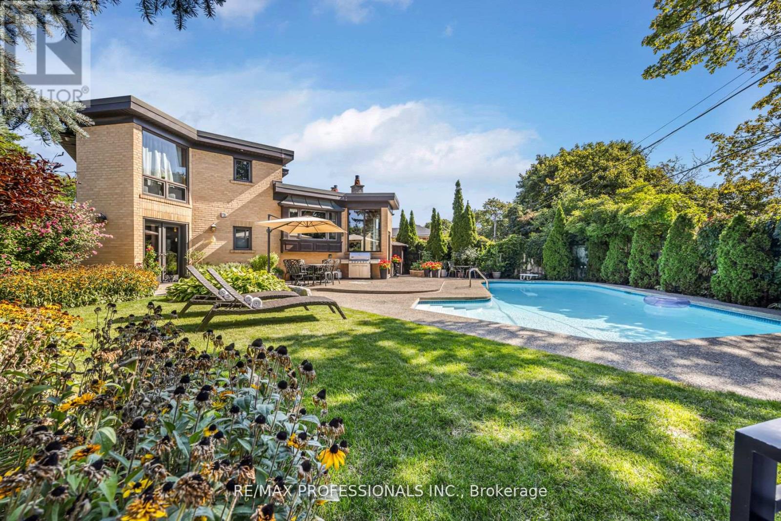 16 WOODPARK ROAD, Toronto, Ontario