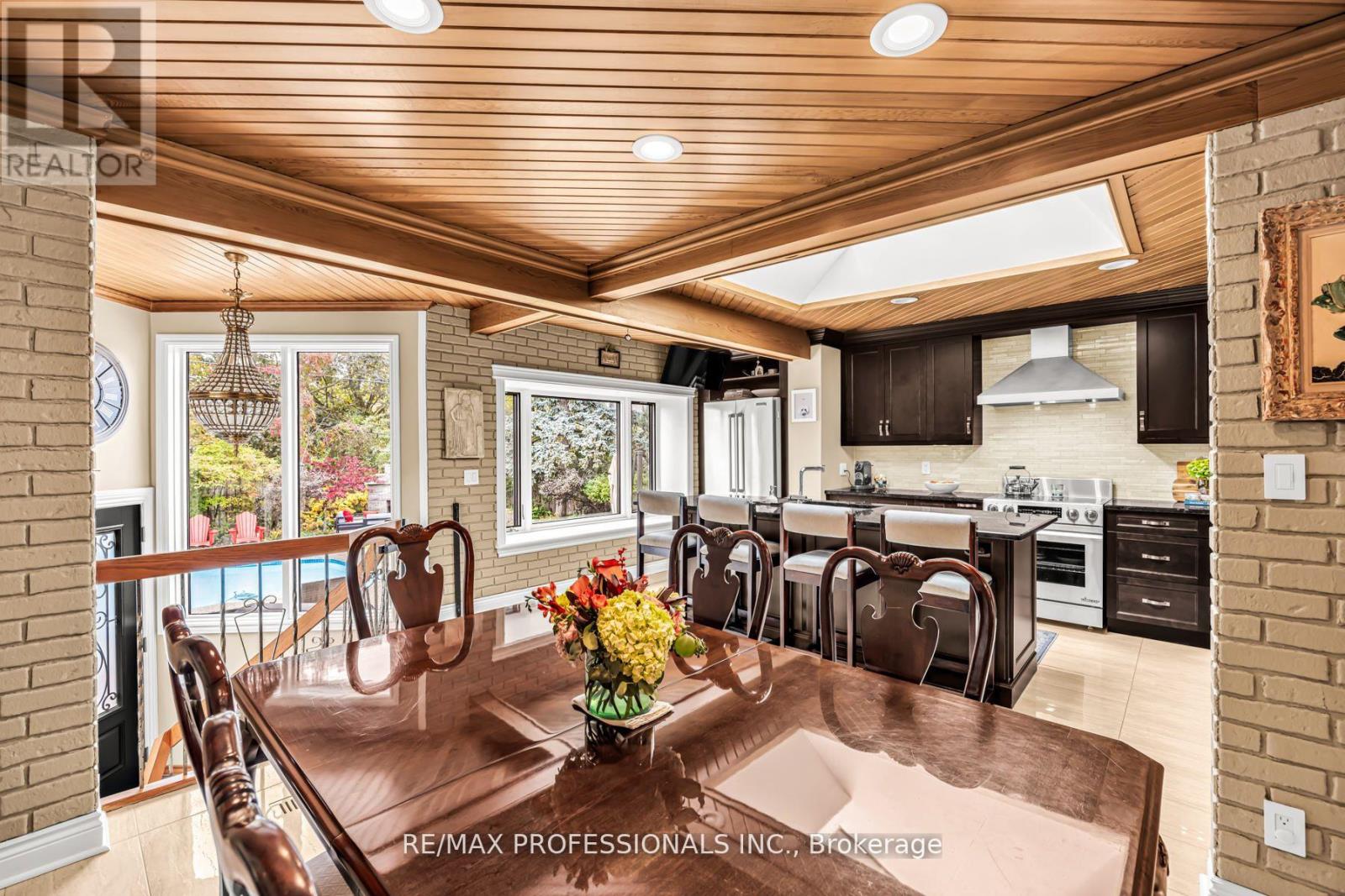 16 Woodpark Road, Toronto, Ontario  M9P 1L9 - Photo 15 - W12536668